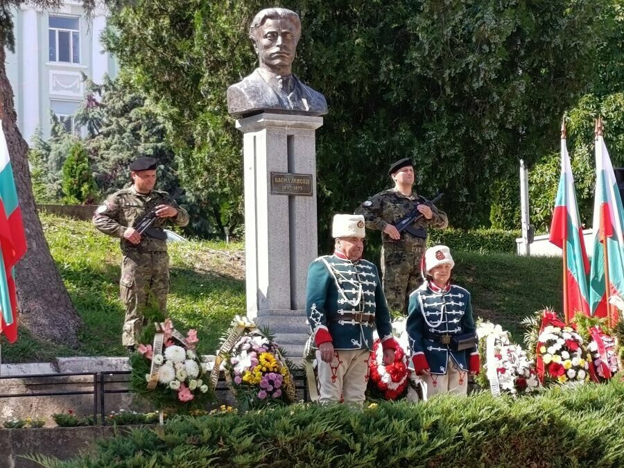 Шумен почете Апостола и отбеляза Освобождението на града