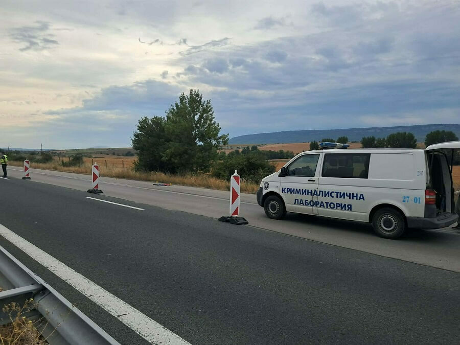 Пешеходец загина на магистралата