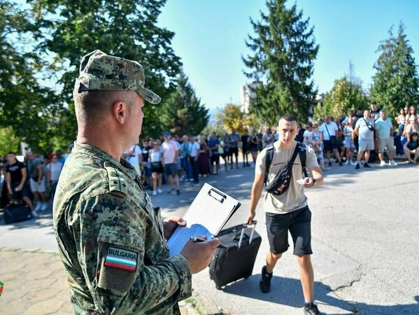70 курсанти прекрачиха прага на Военното училище