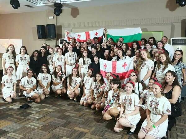 „Бодра песен“ с първа награда и специално отличие
