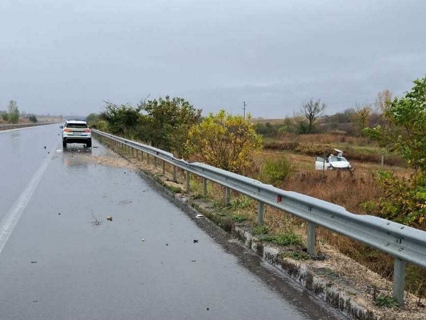 Две катастрофи на магистралата в дъжда